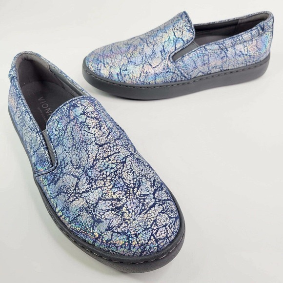 vionic avery pro slip on